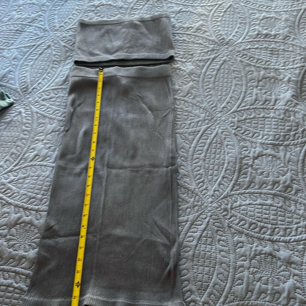 Forever 21 ribbed skirt/top set. Size medium/Large.